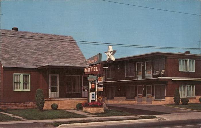 Viking Motel (Imperial Motor Inn) - Vintage Postcard